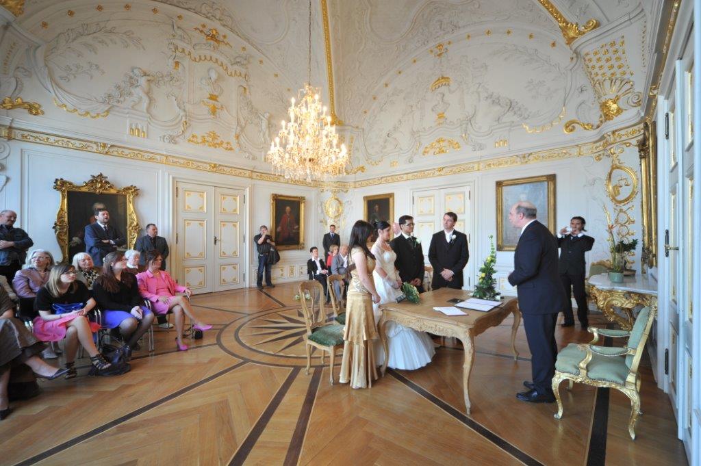 Der Weiße Saal ist ein beliebter Ort zum Heiraten. 
